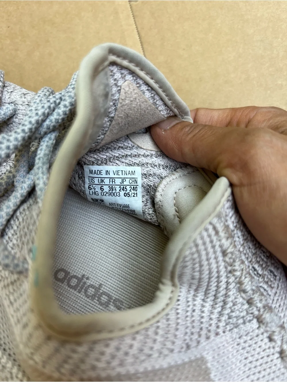 Adidas Yeezy Boost 350 V2 Lundmark